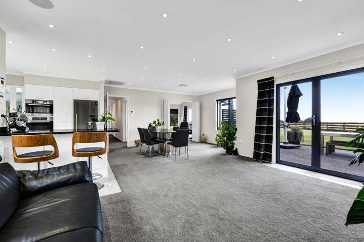 16 Beach Road Urenui_8