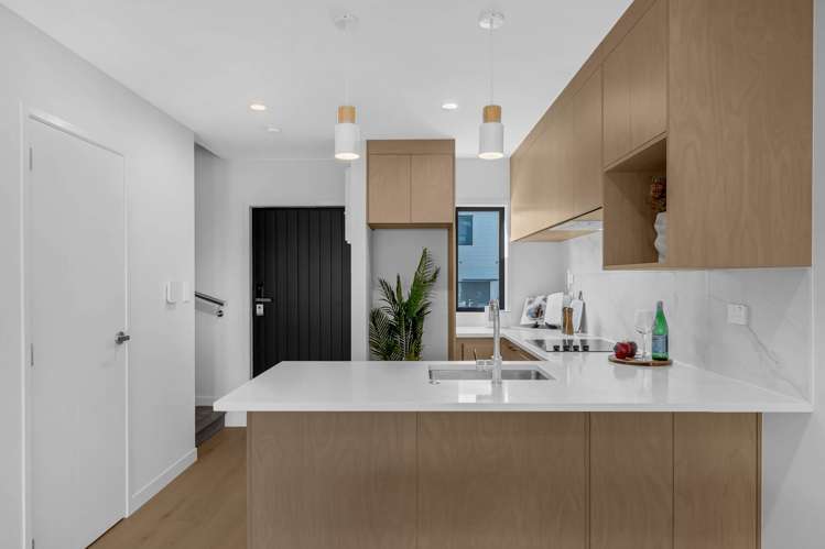 27 Awhi Lane Massey_16