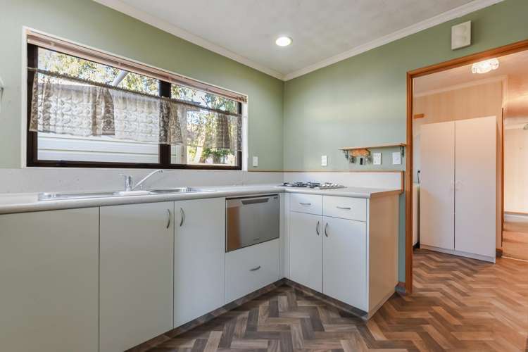 48 Farnham Drive Richmond_10