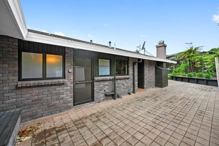 804 River Road Chartwell_19