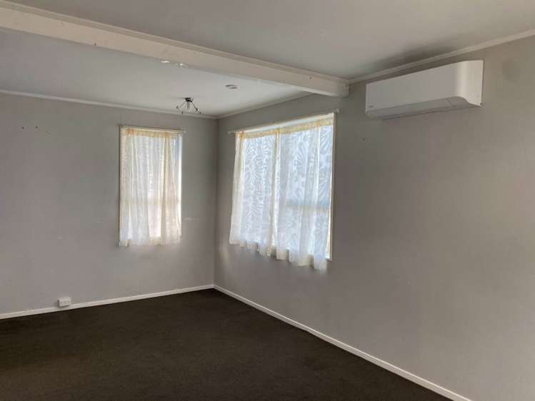 1/3 Etherton Drive Manurewa_5