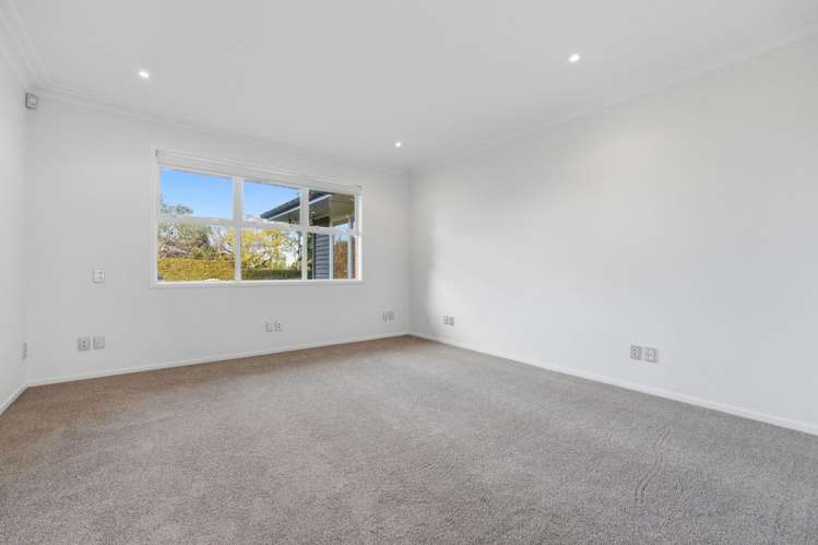 143 Riddell Road 1670_13