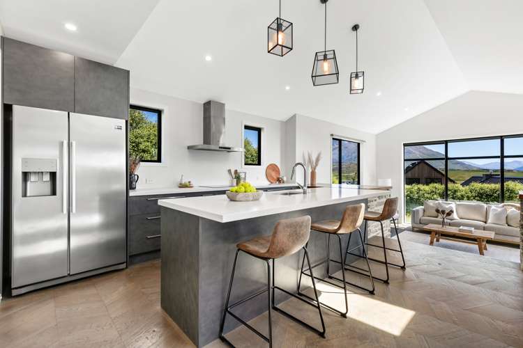 13 Falconer Rise Jacks Point_9