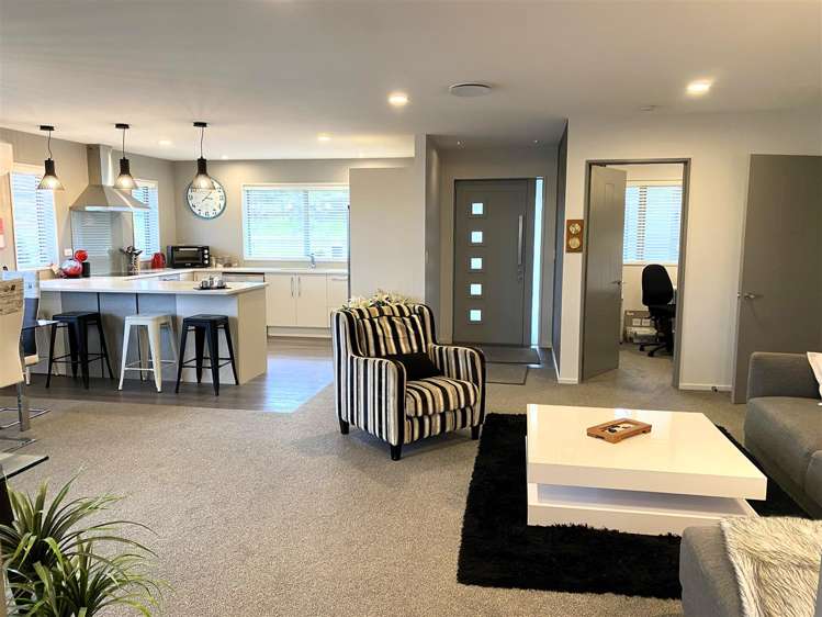 158 Coulson Road Paroa_11