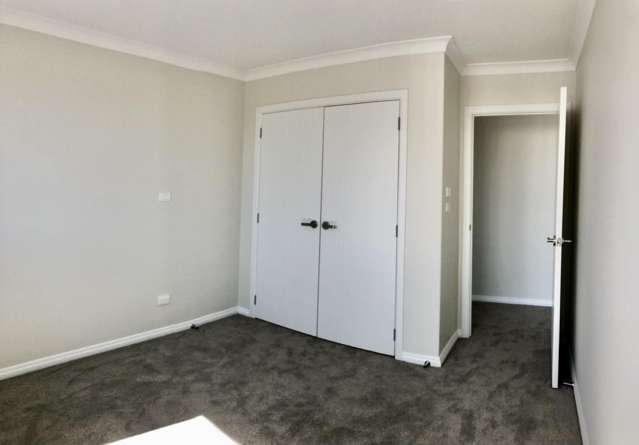 11 Aklander Rise Flat Bush_4
