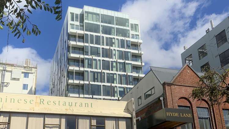 602/10 Alpha Street 2185_8