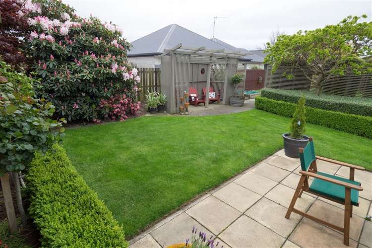 9 Burton Place Allenton_16