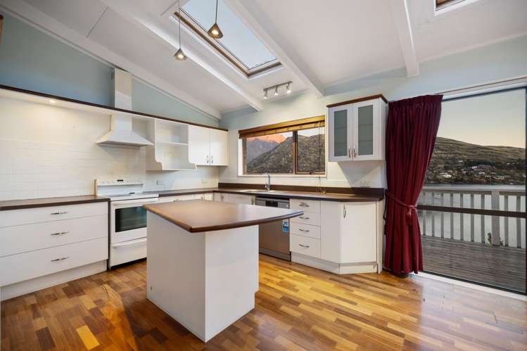 36 Perkins Road Queenstown Hill_43