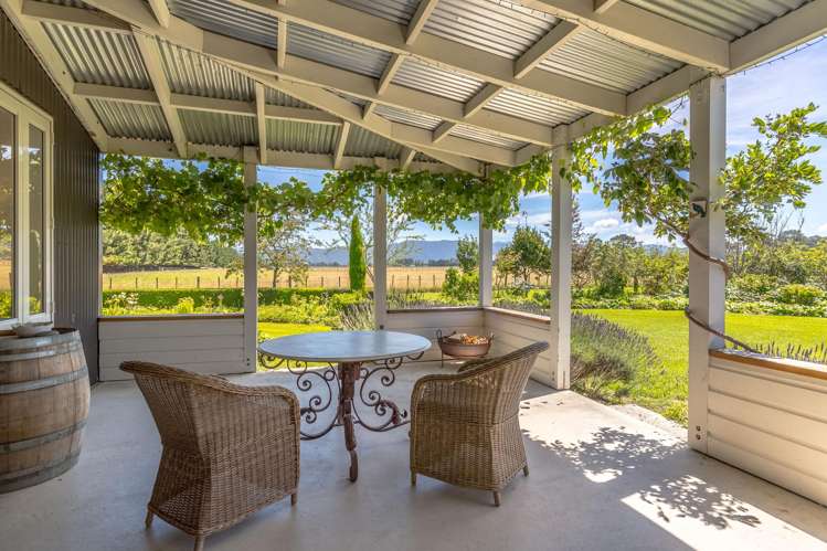 80 Battersea Road Morisons Bush_12