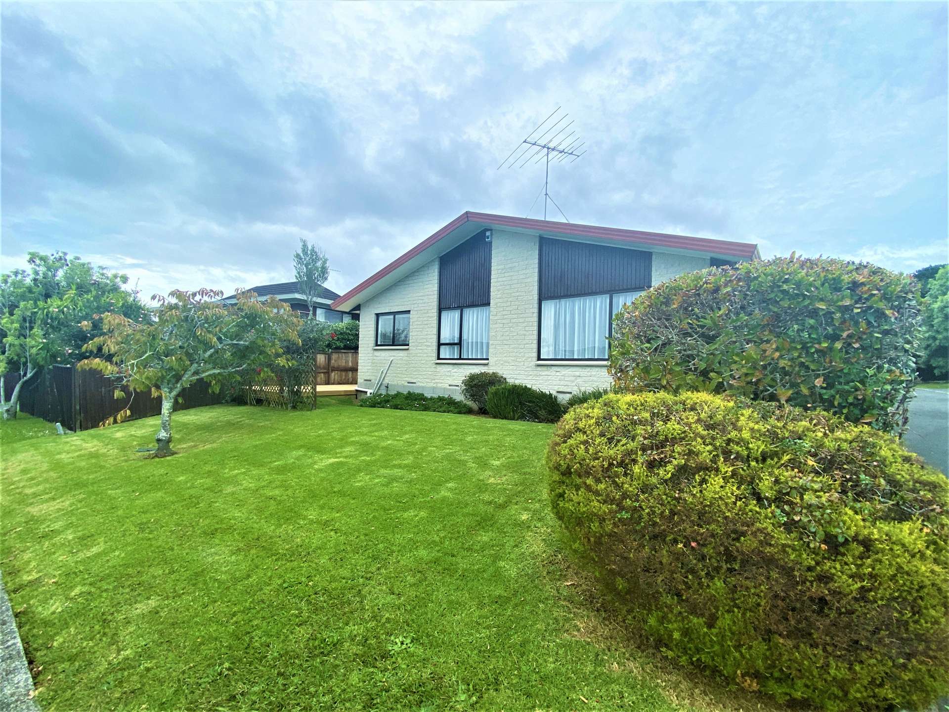 1/57 Luton Avenue Sunnyhills_0