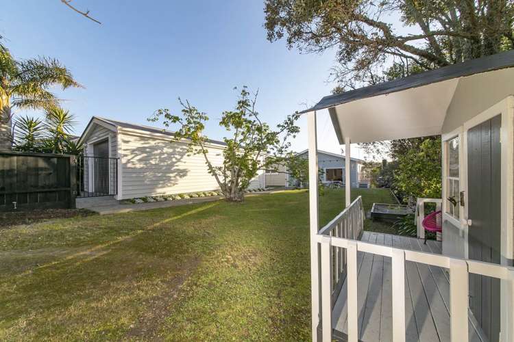 45 Willerton Avenue New Lynn_17