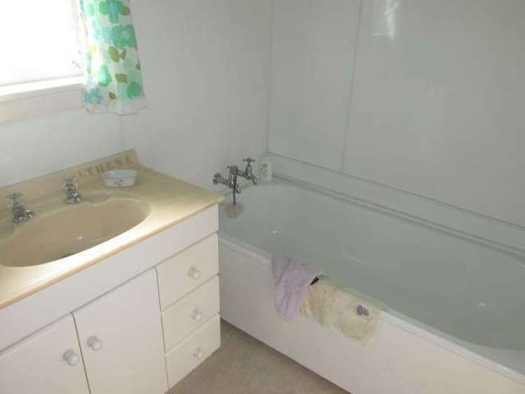 69 Main Street Reefton_12