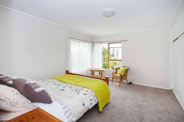 2/118 Ocean View Road Northcote_17