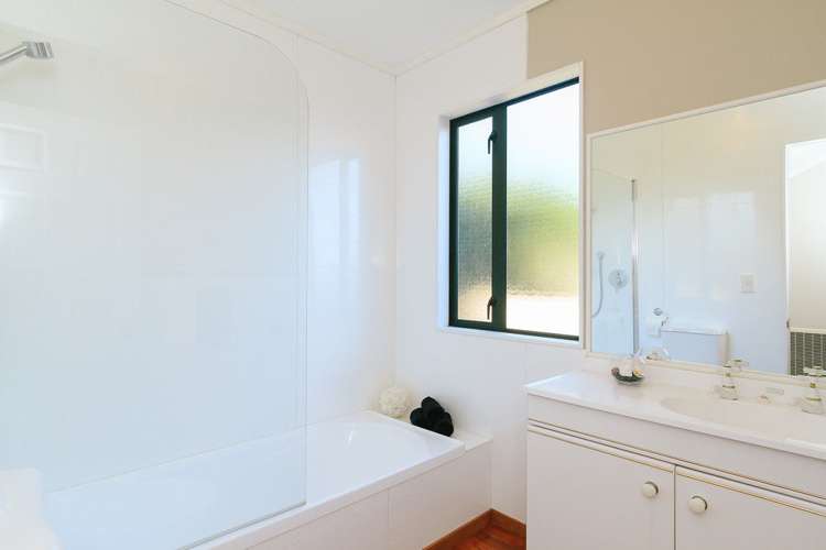 11 Eastview Grove Normandale_14