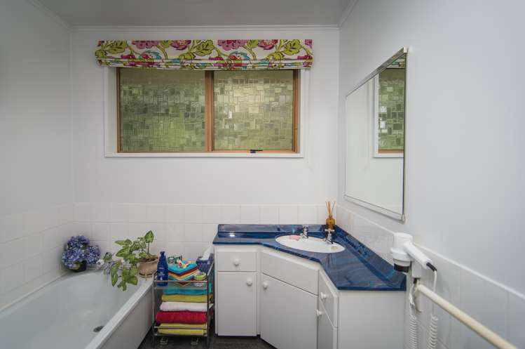 14a Maltby Avenue West End_15