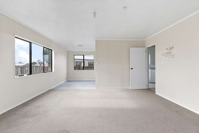 1/12 Templeton Place Clendon Park_2