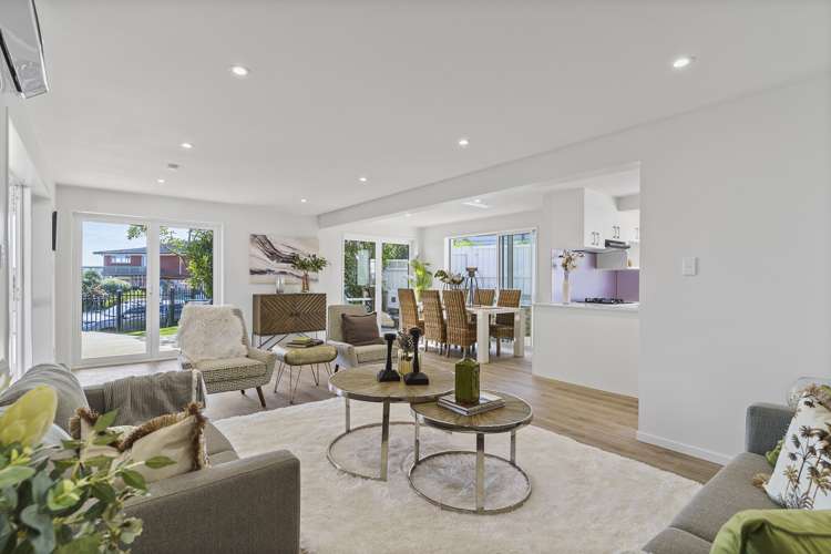 16 Paisley Street Mellons Bay_5