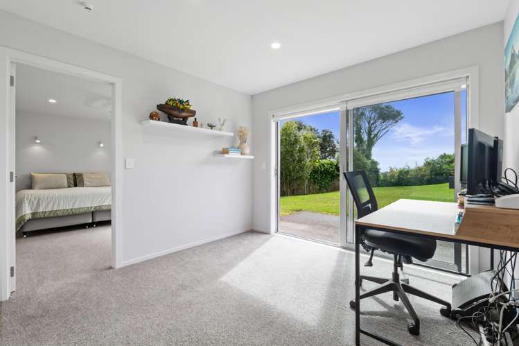 24 John Dee Crescent Red Beach_16