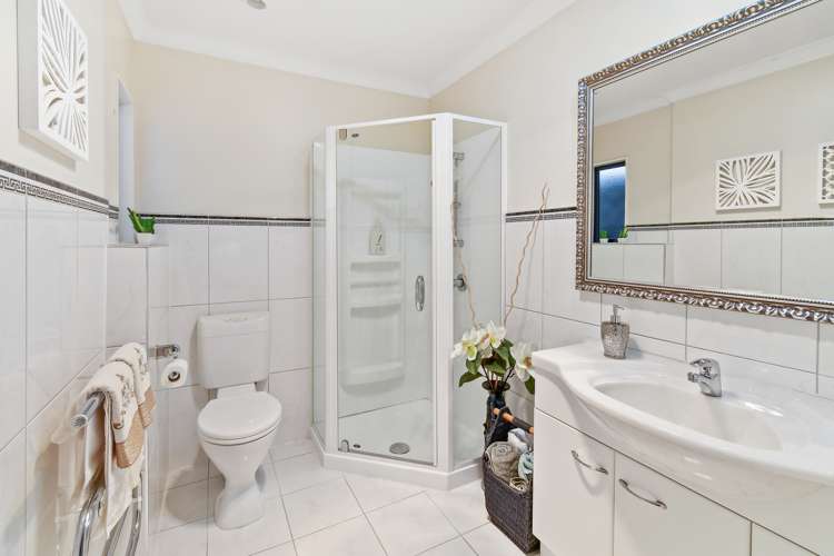 16 Lobelia Rise Goodwood Heights_13