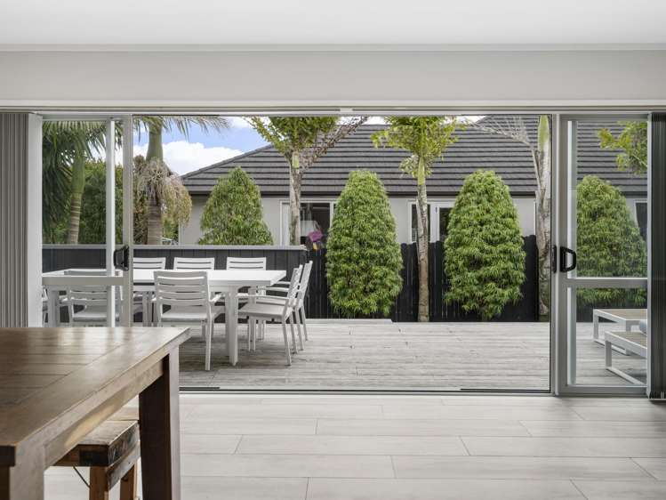 60 Intrepid Crescent Beachlands_3