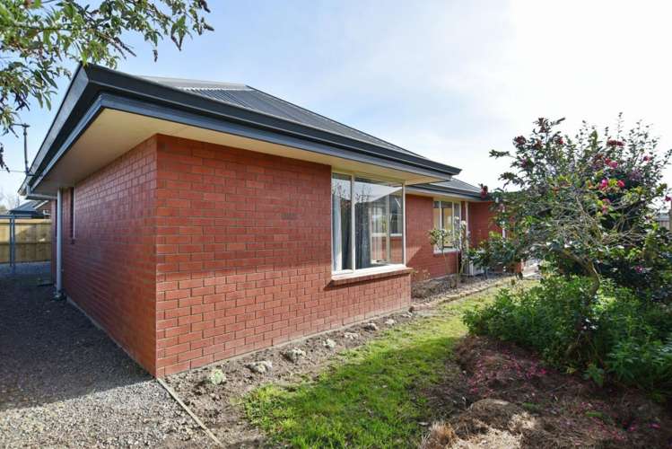 2c Hilton Drive Amberley_19