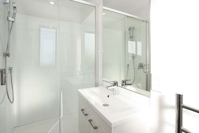 2/10 Shamrock Lane Te Atatu Peninsula_4