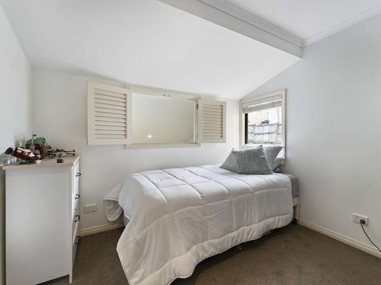 25 Bridgefield Crescent Flat Bush_19
