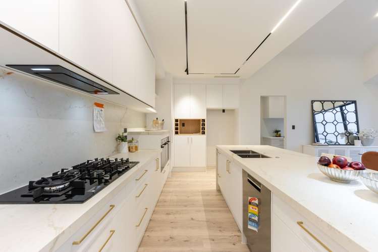 80 Parish Drive_3