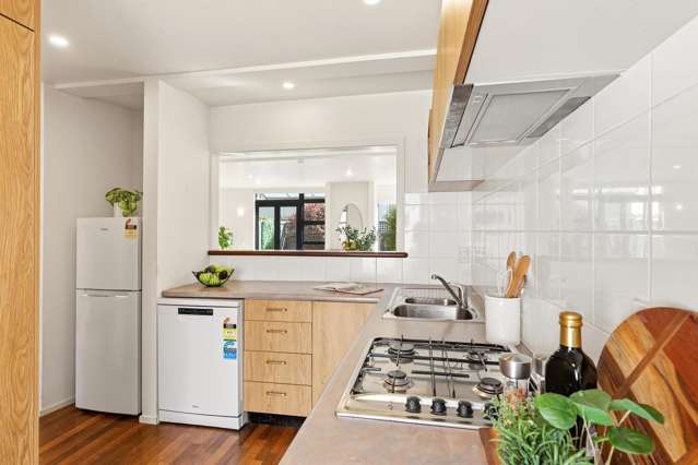 D/2 Hatton Street Karori_3