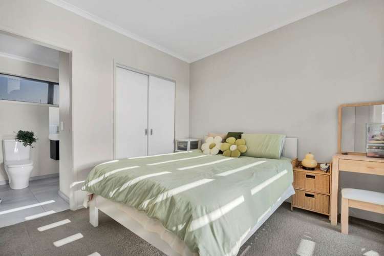 2 Kerewhenua Crescent Hobsonville_18