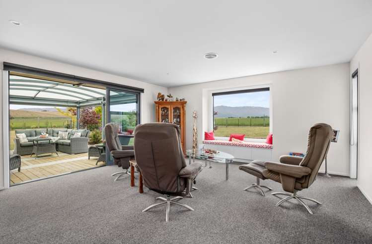 57 Golden Road Alexandra_17