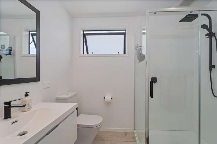 31 Longreach Drive Cooks Beach_16