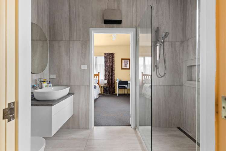 75 Arnott Street and part there of 75A Reid Line West Feilding_15