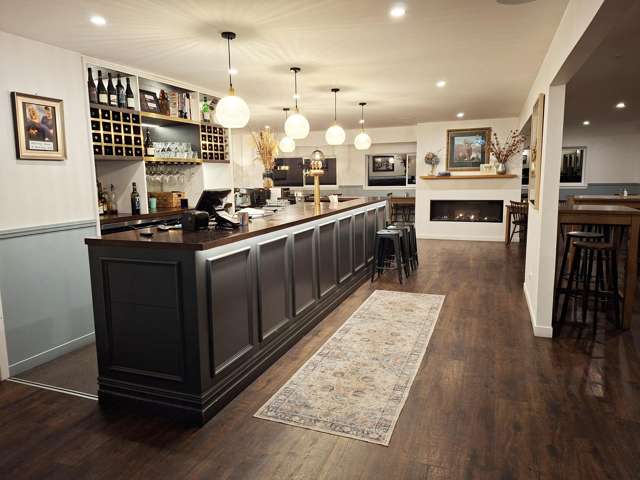 Betsey Jane Eatery & Bar Fox Glacier_3