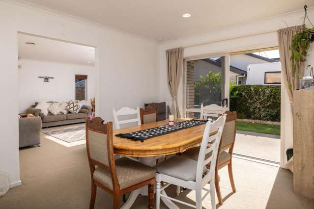 2/100 Millers Road Brookfield_2