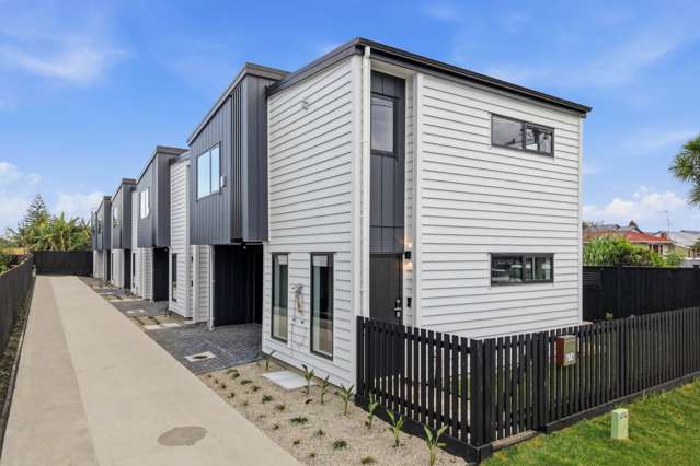 2/67 Wharf Road Te Atatu Peninsula_4