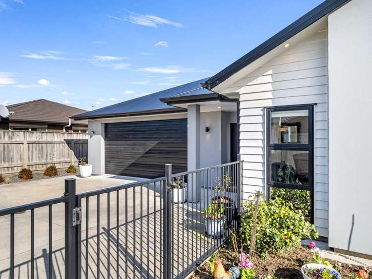 6 Simon Street Tawhero_19