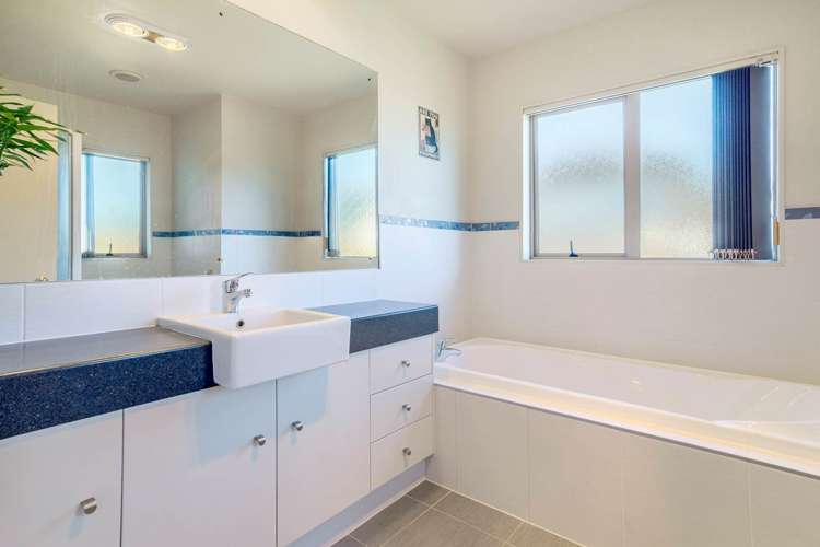 17 Kaitune Drive Flat Bush_11