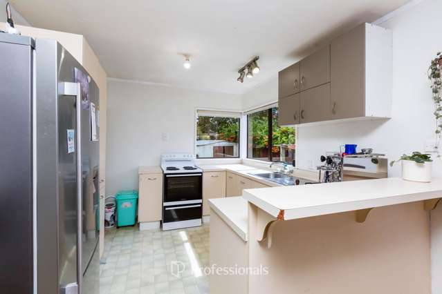 25b Memphis Grove Totara Park_1