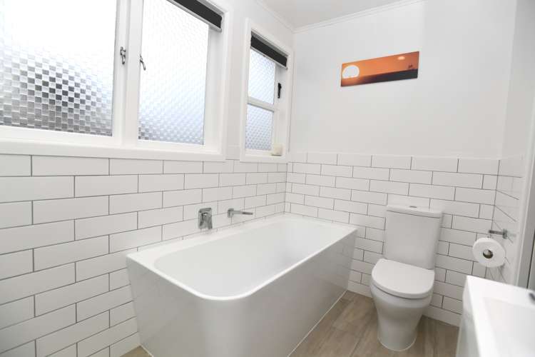 1/23 Sunset Street Hilltop_12