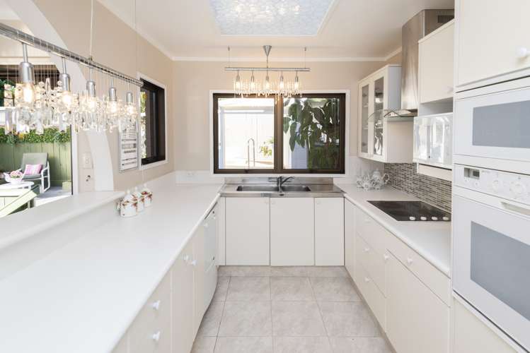 84 The Parade Island Bay_5