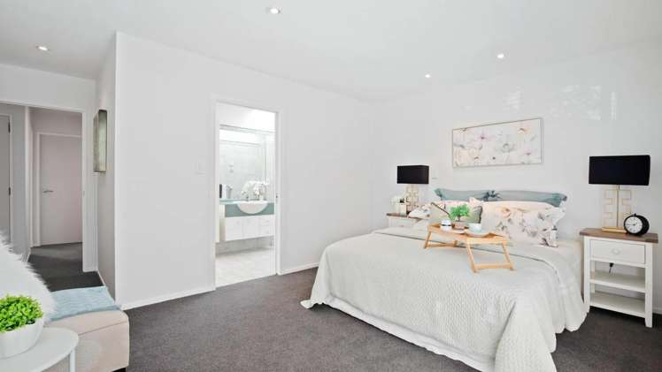 2a The Esplanade Castor Bay_8