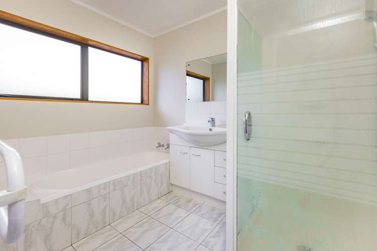 4b Skilgate Avenue New Lynn_10