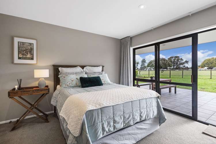 12 Cowley Drive Leamington_14