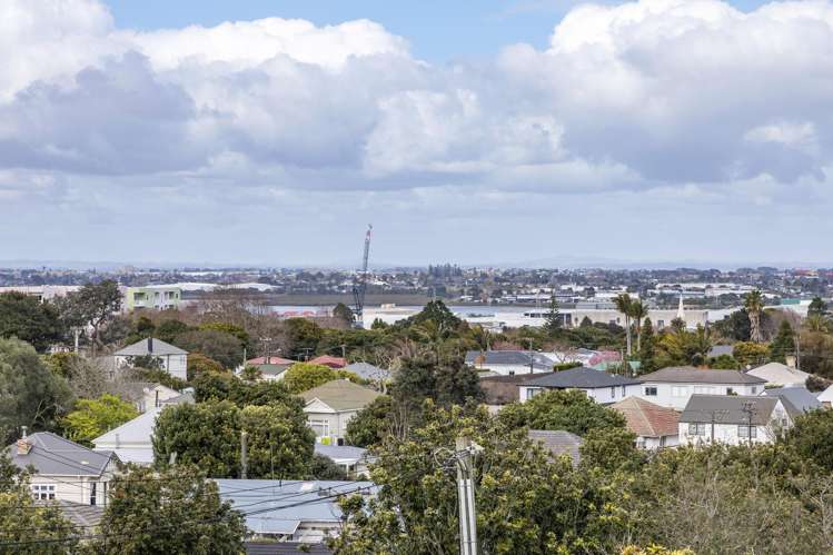 26 Huapai Street One Tree Hill_17