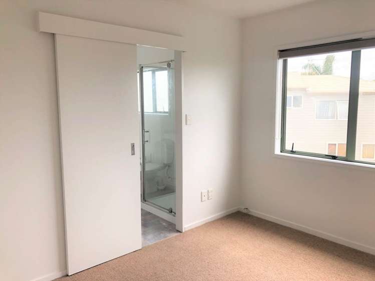 3/5 Kilham Avenue Northcote_5