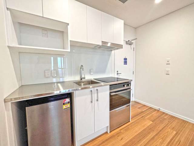 7d/100 Anzac Avenue City Centre_2