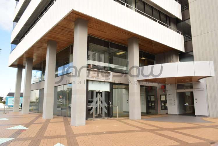 Ground/2 Osterley Way City Centre_2