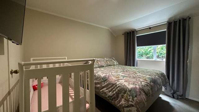  2/413 Suffolk Road Stoke_2