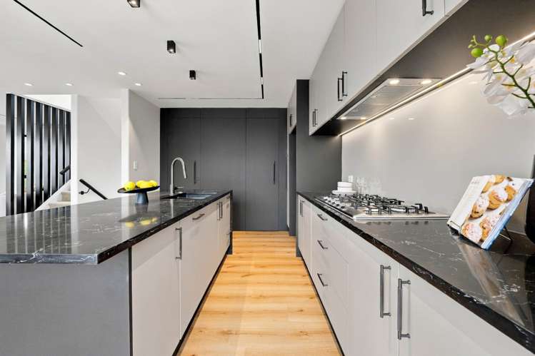 2A Rangitoto Terrace Milford_12